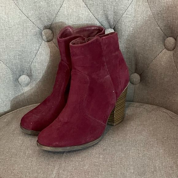 Shoes - Picture 1 of 1